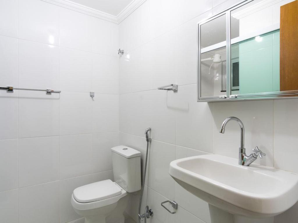 Apartamento Ed Luz Do Sol Com Ar Condicionado- Frente Mar - 02 Dormitórios - 10 Pessoas *
