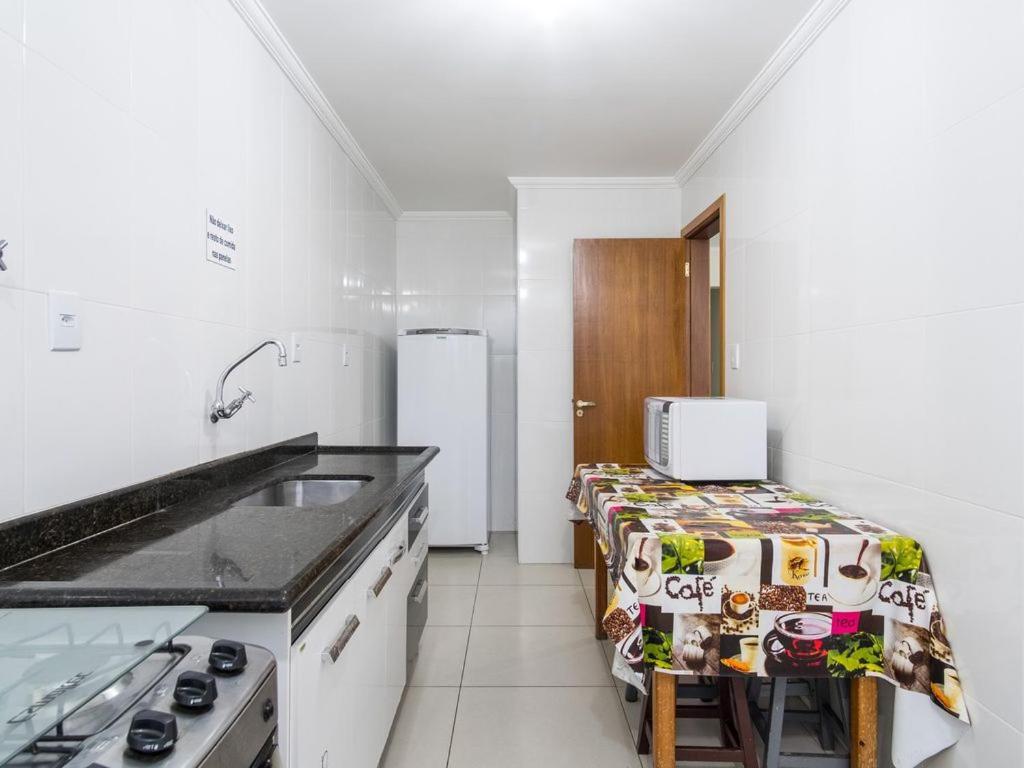 Apartamento Ed Luz Do Sol Com Ar Condicionado- Frente Mar - 02 Dormitórios - 10 Pessoas Ubatuba